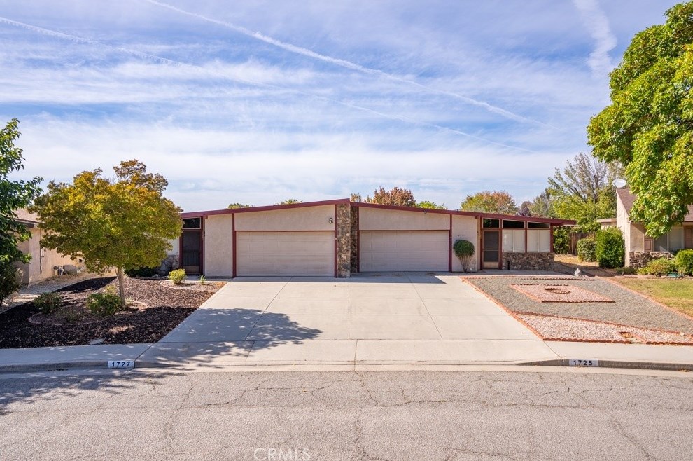 1727 Kings Dr, Lake Nacimiento, CA 93446