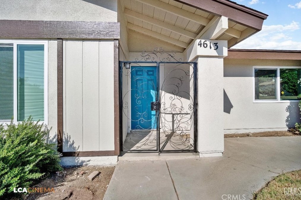 4613 Mccray St, Bakersfield CA  93308-1227 exterior