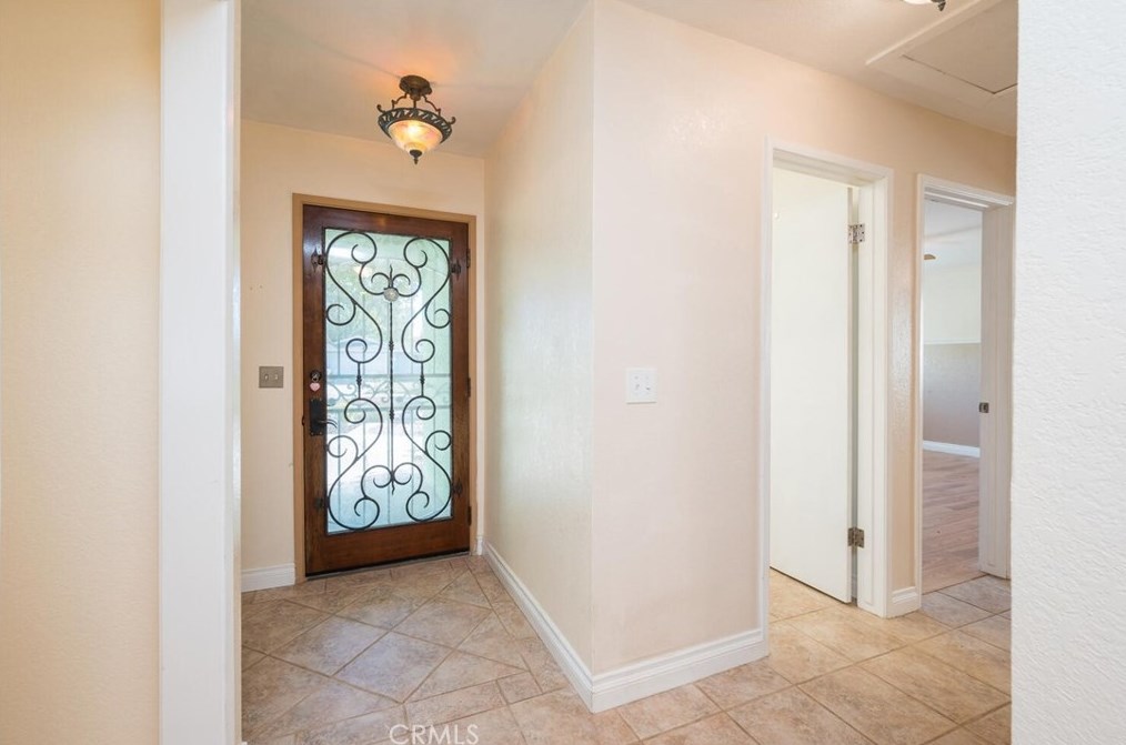 939 Player Ln, Lake Nacimiento, CA 93446