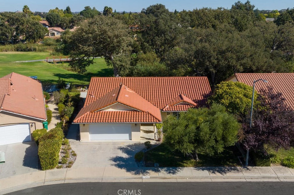 911 Palm Desert Ct, Lake Nacimiento, CA 93446