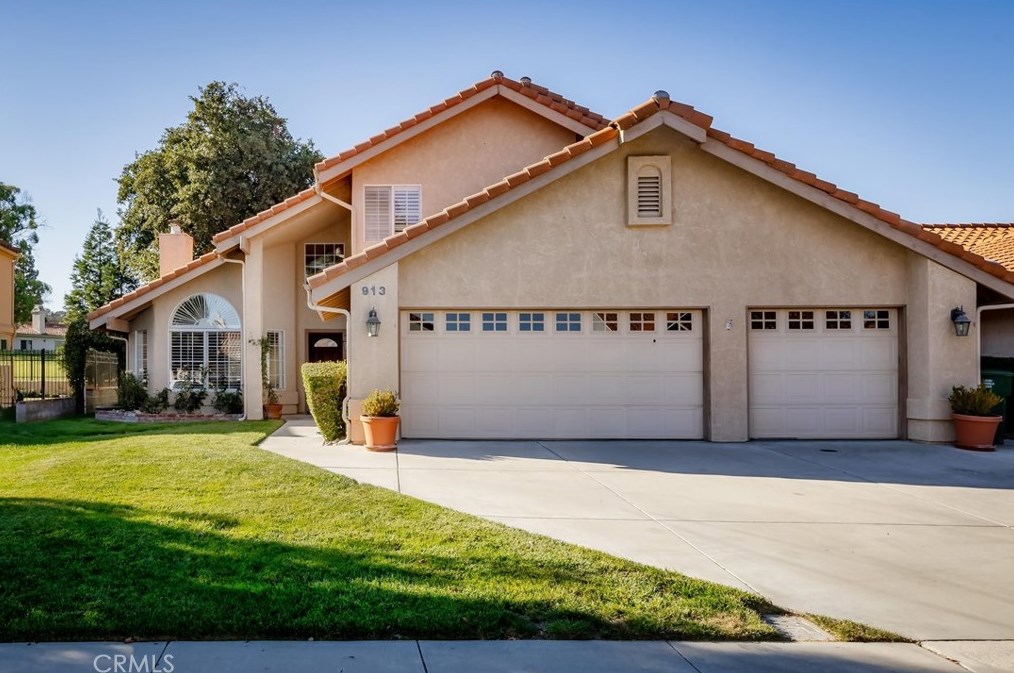 913 Torrey Pines Dr, Lake Nacimiento, CA 93446