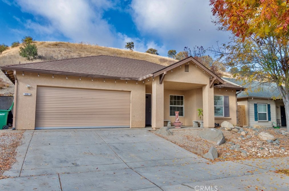 3587 Vine St, Lake Nacimiento, CA 93446-1014
