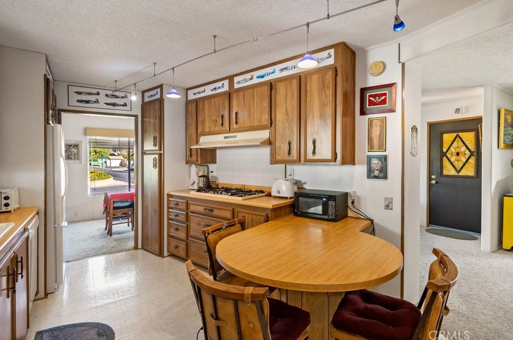 334 Bobwhite Dr, Lake Nacimiento CA  93446-4026 exterior