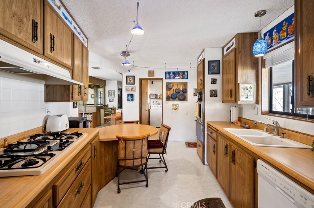 334 Bobwhite Dr, Lake Nacimiento CA  93446-4026 exterior