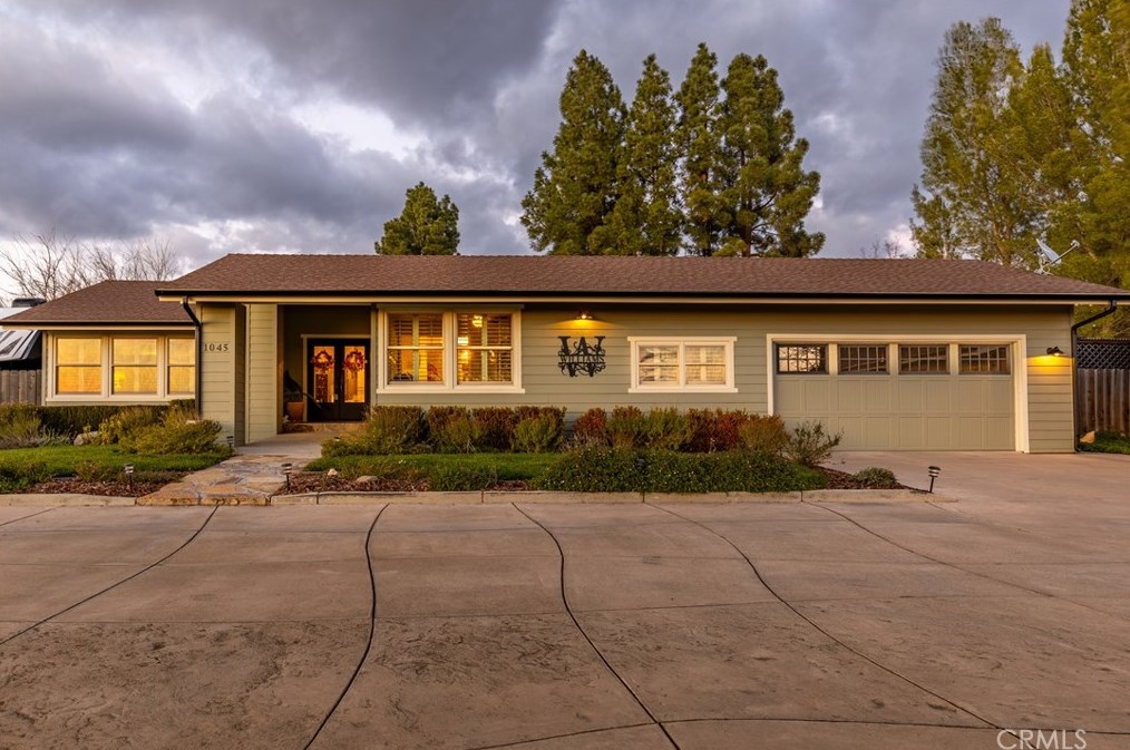 1045 Vista Grande St, Lake Nacimiento, CA 93446-1804