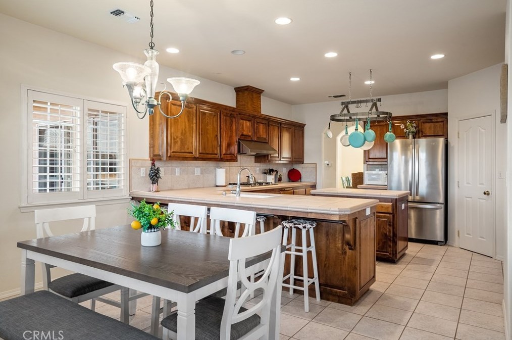 4925 Lamplighter Way, Lake Nacimiento CA  93446-8499 exterior
