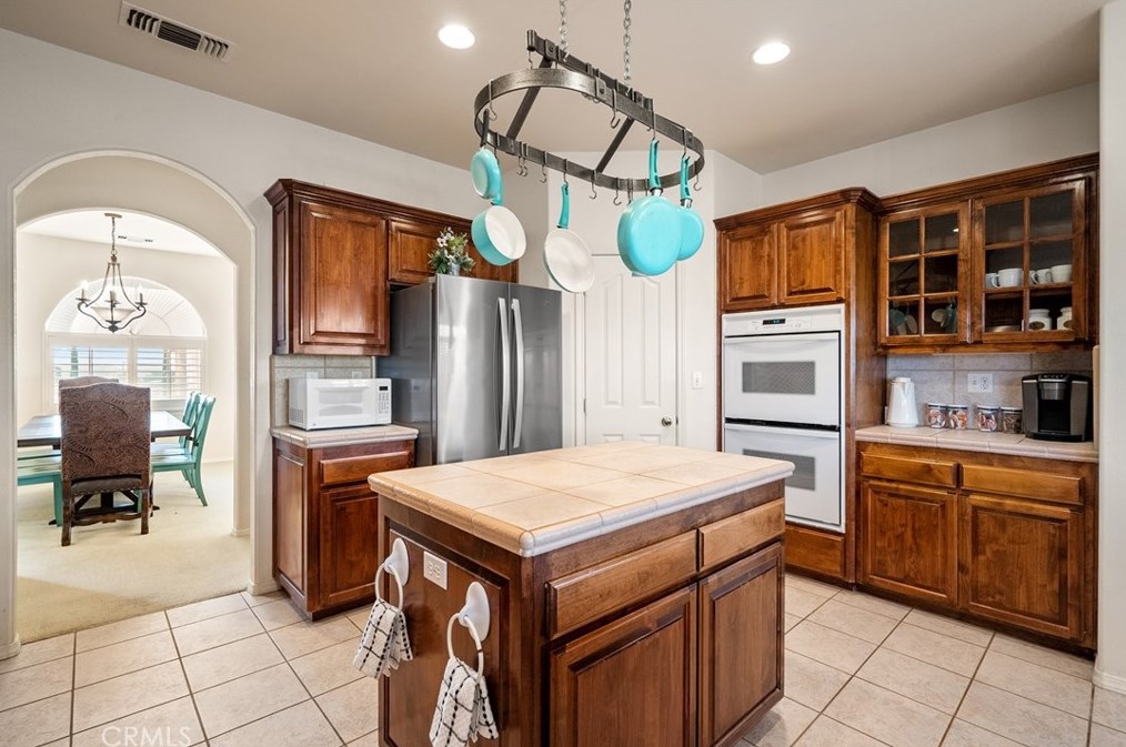 4925 Lamplighter Way, Lake Nacimiento CA  93446-8499 exterior