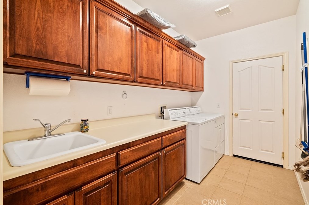 4925 Lamplighter Way, Lake Nacimiento CA  93446-8499 exterior