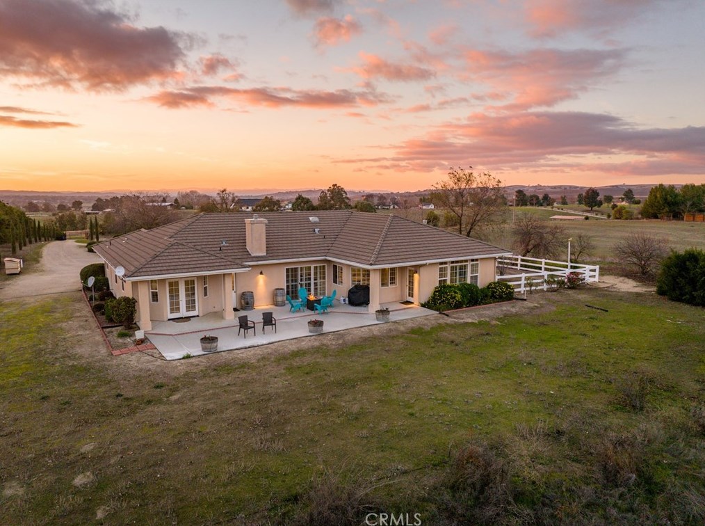 4925 Lamplighter Way, Lake Nacimiento CA  93446-8499 exterior
