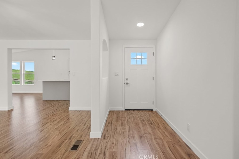8190 Baron Way, Lake Nacimiento CA  93446-7043 exterior