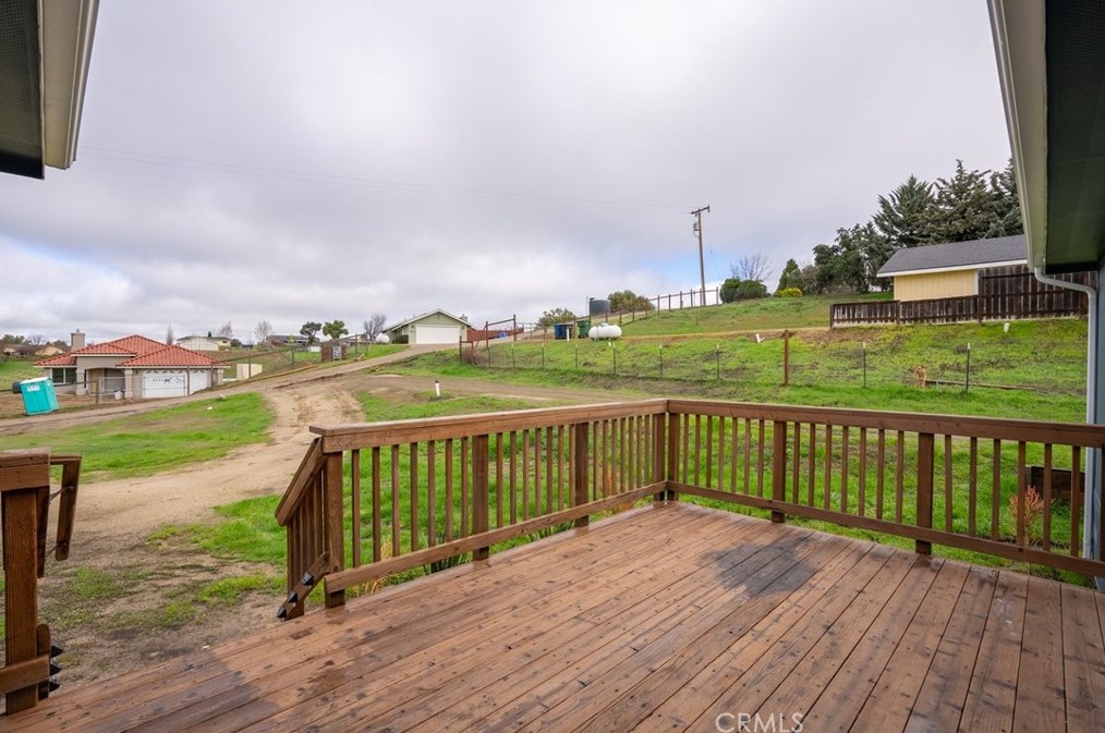 8190 Baron Way, Lake Nacimiento CA  93446-7043 exterior