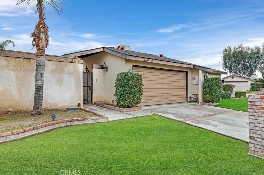 3816 Mccourry St, Bakersfield, CA 93304