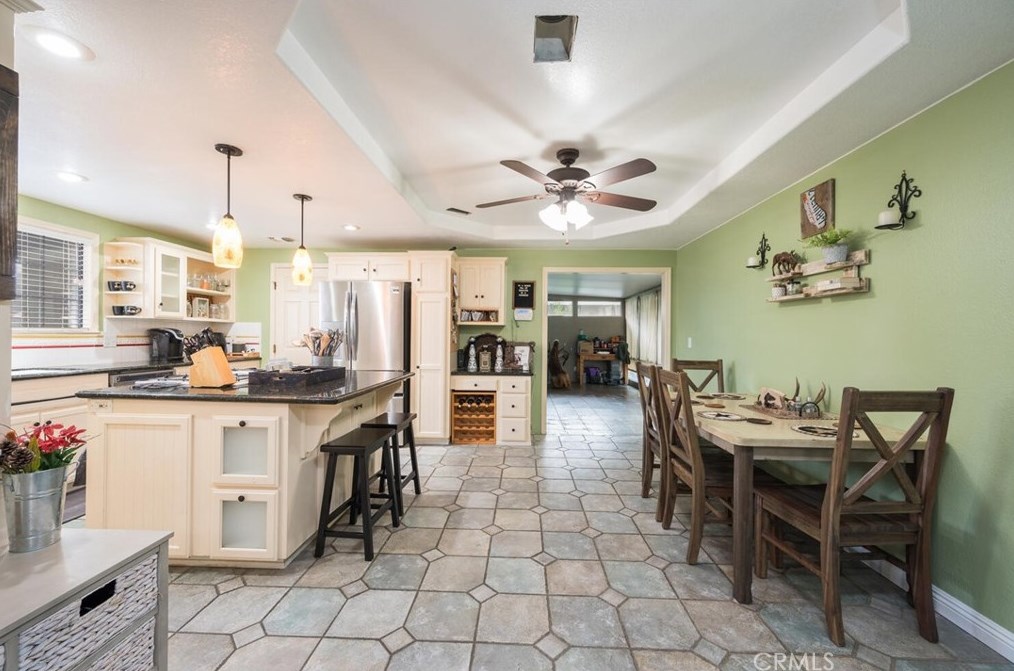 912 Wade Dr, Lake Nacimiento CA  93446-3413 exterior