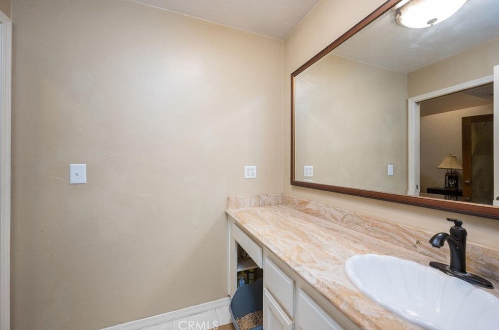 912 Wade Dr, Lake Nacimiento CA  93446-3413 exterior