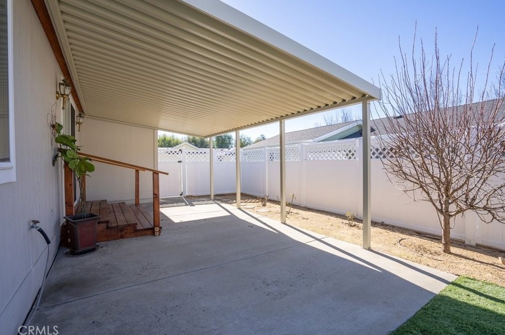 355 Lark Dr, Lake Nacimiento CA  93446-4018 exterior