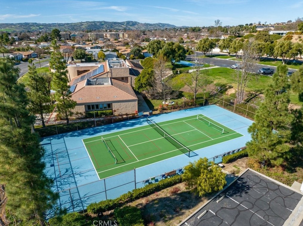 355 Lark Dr, Lake Nacimiento CA  93446-4018 exterior