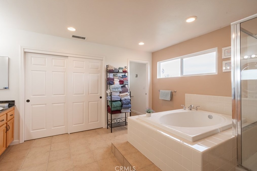 317 Montebello Oaks Dr, Lake Nacimiento CA  93446-7116 exterior