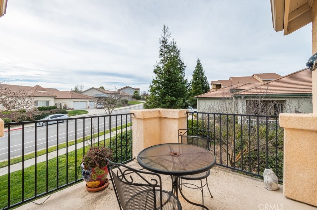 317 Montebello Oaks Dr, Lake Nacimiento CA  93446-7116 exterior