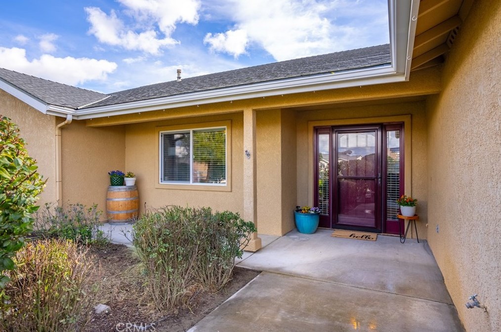 5690 Reindeer Pl, Lake Nacimiento, CA 93446