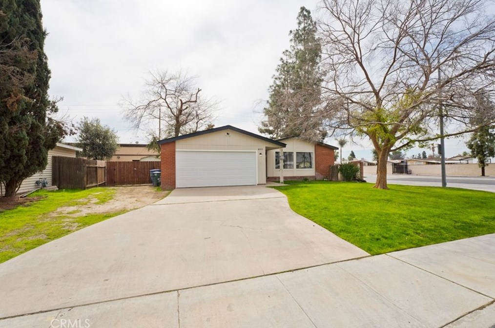 4013 Woodton Ave, Bakersfield, CA 93313-3535