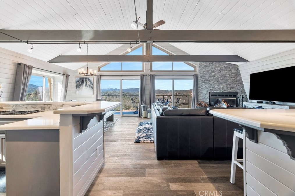 2355 Lakeview Dr, Lake Nacimiento CA  93426-9626 exterior