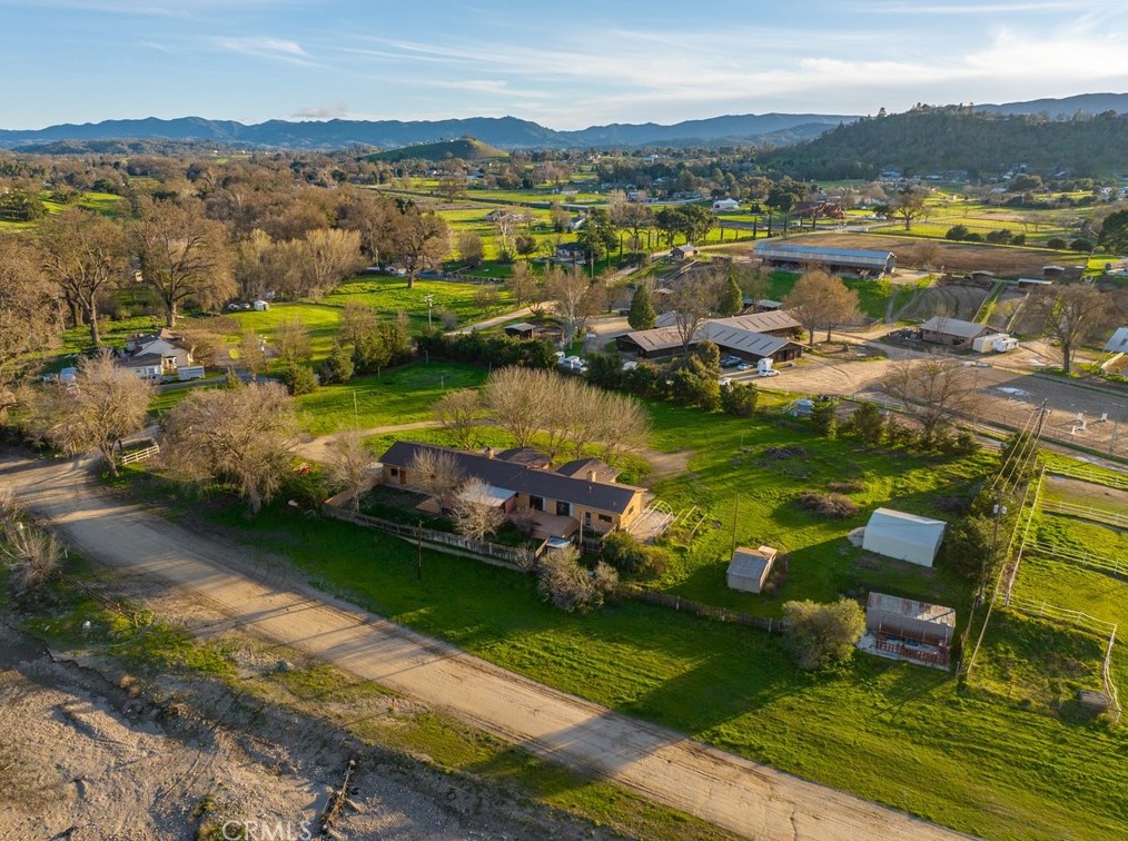9985 Santa Clara Rd, Atascadero, CA 93422-6217