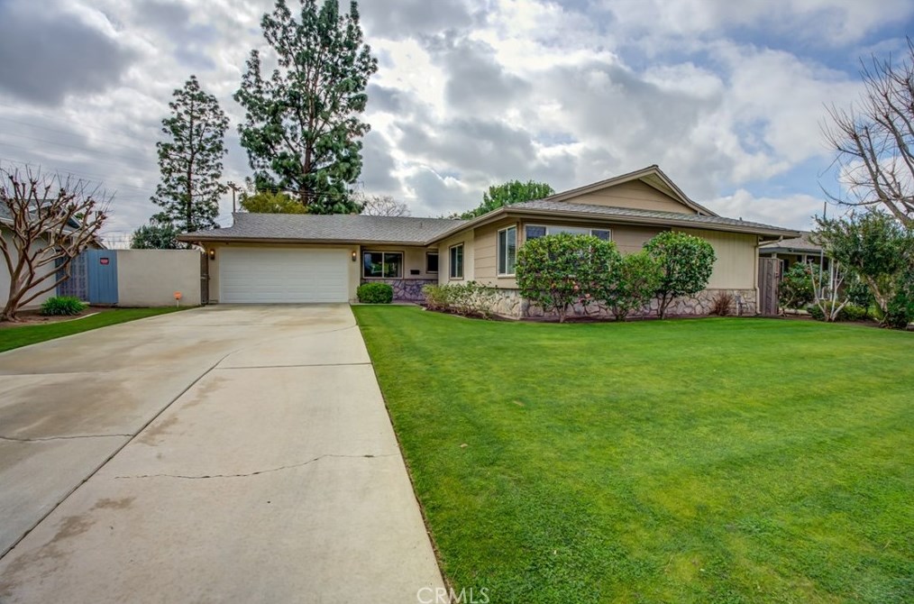 3213 Mulberry Dr, Bakersfield, CA 93301-1523