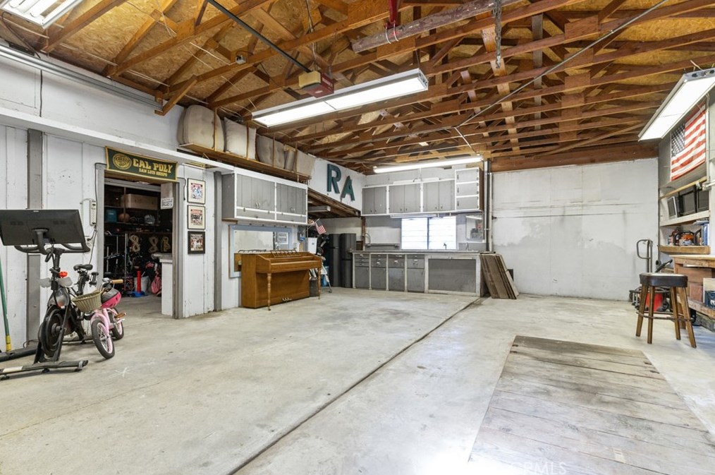 8275 Curbaril Ave, Atascadero CA 93422-5260 exterior