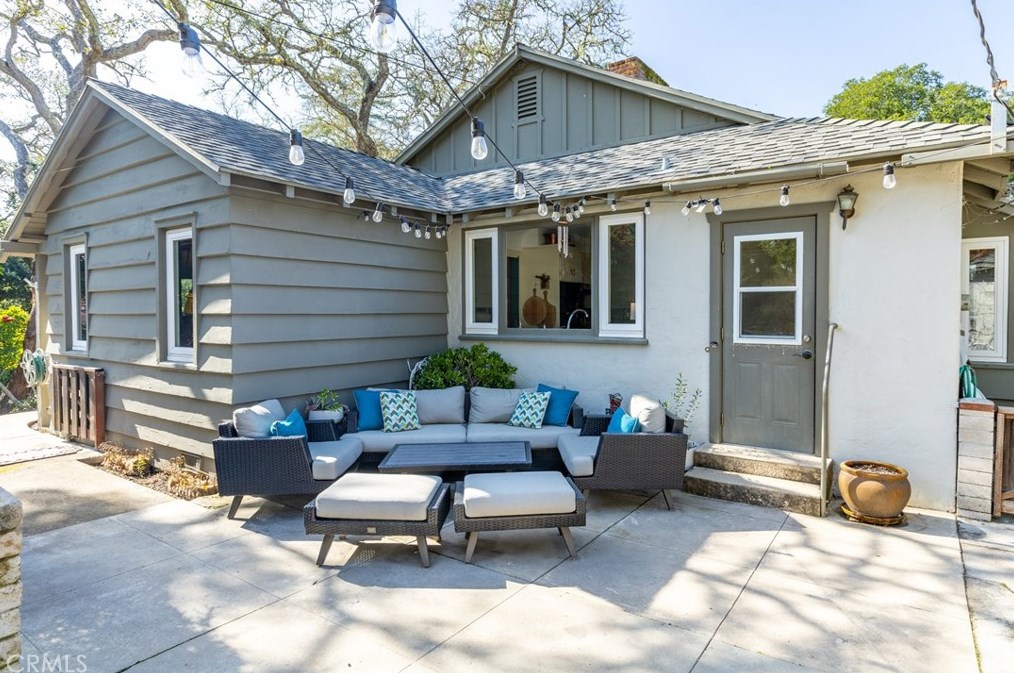 8275 Curbaril Ave, Atascadero CA 93422-5260 exterior