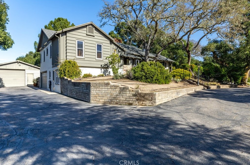 8275 Curbaril Ave, Atascadero, CA 93422-5107