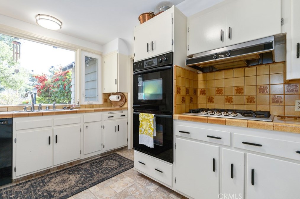 8275 Curbaril Ave, Atascadero CA 93422-5260 exterior