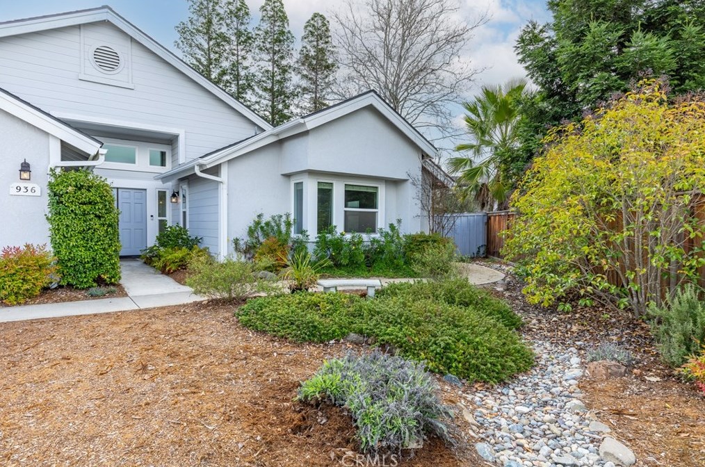 936 Moody Ct, Lake Nacimiento, CA 93446-3471