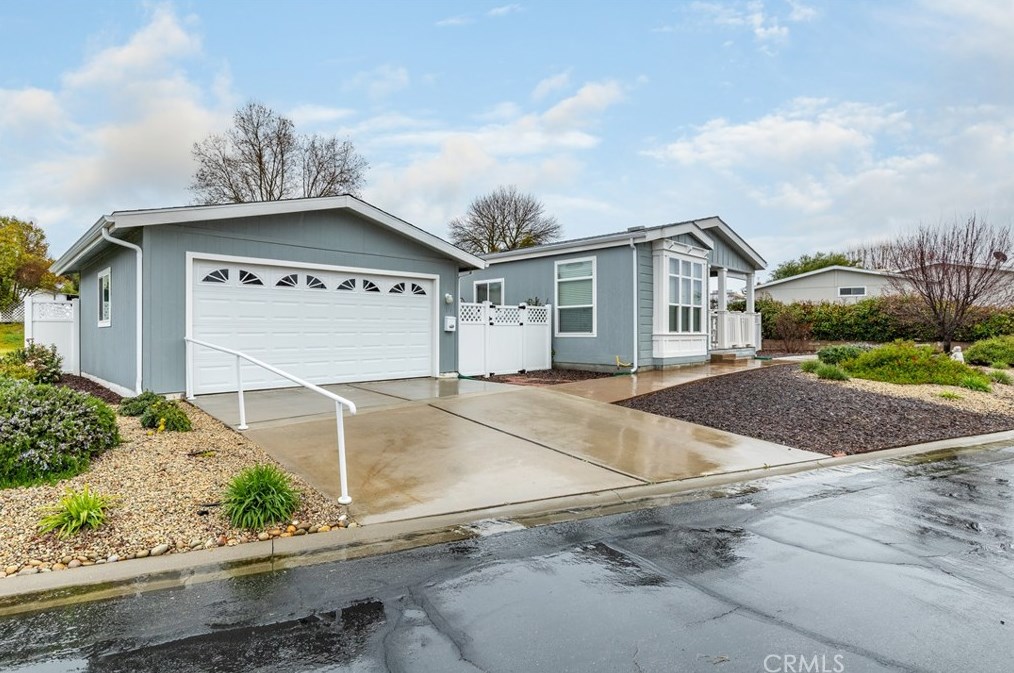 329 Bobwhite Dr, Lake Nacimiento, CA 93446