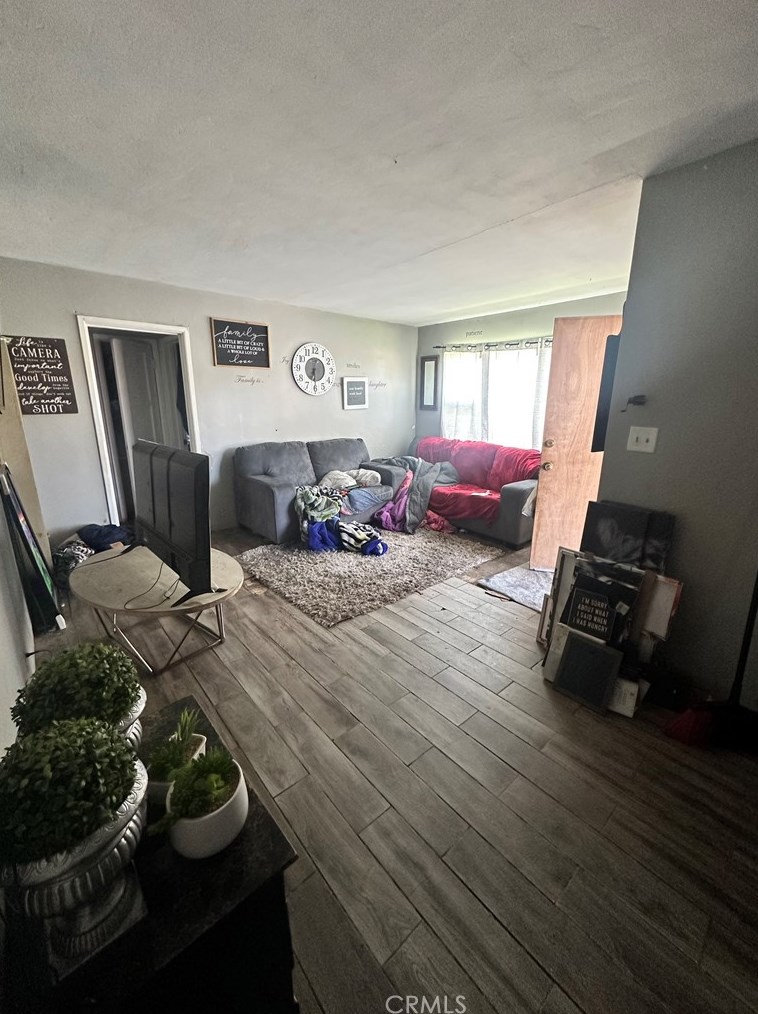 299 Irene St, Bakersfield, CA 93305-2954