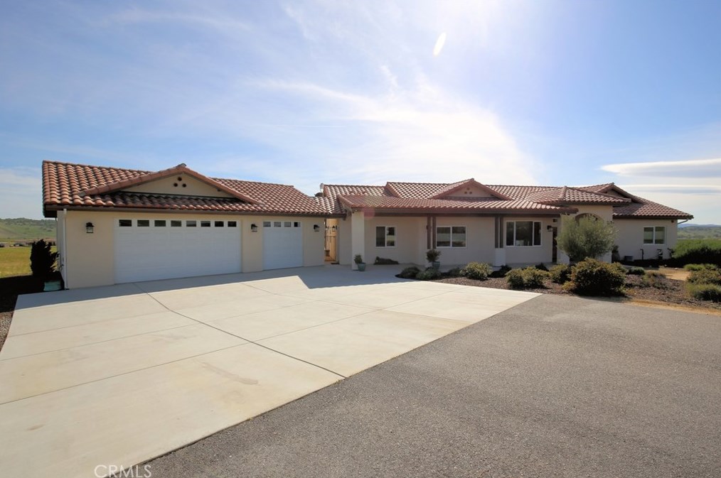 3810 Gruenhagen Flt, Lake Nacimiento, CA 93446-7184