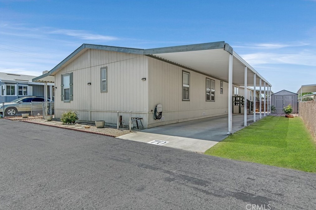 6351 Akers Rd #70, Bakersfield, CA 93313
