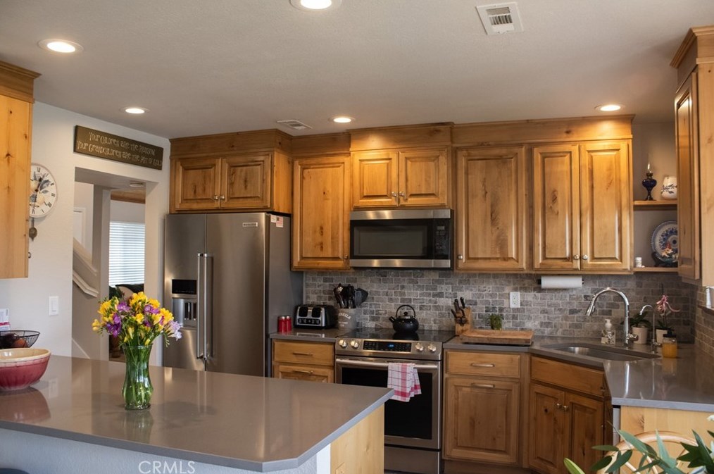 924 Inverness Dr, Lake Nacimiento, CA 93446