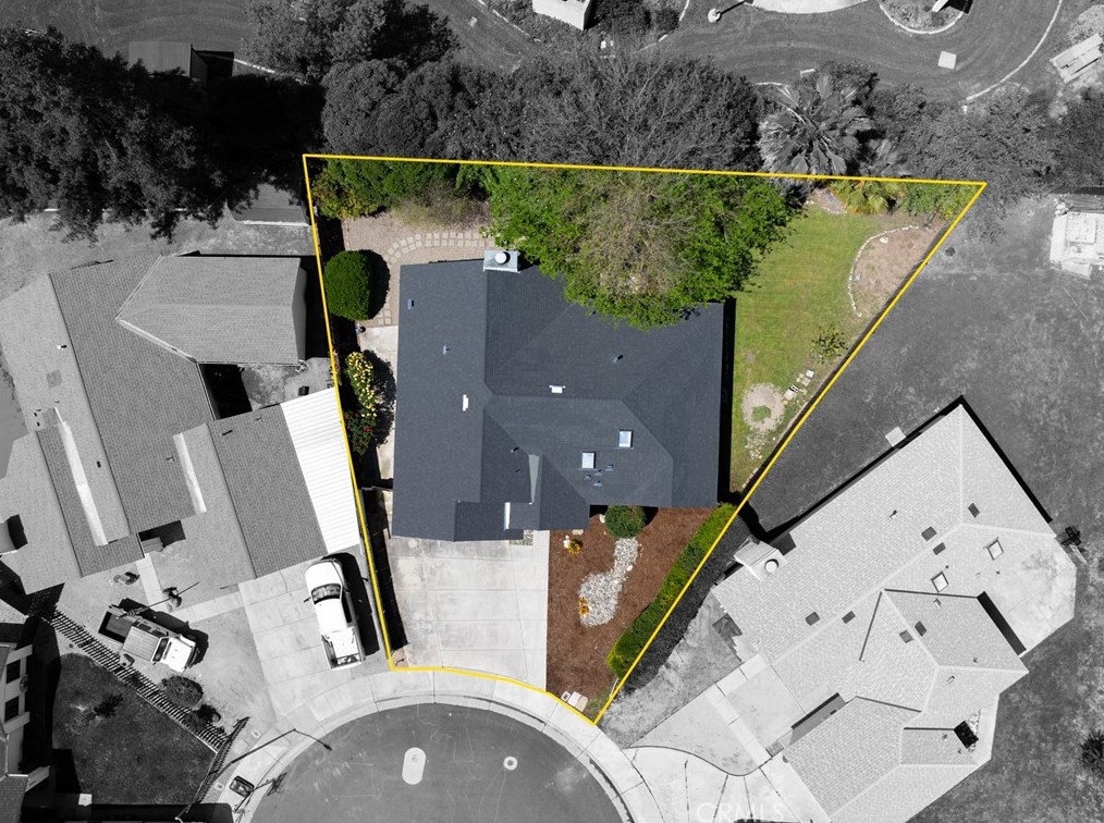 901 Austin Ct, Lake Nacimiento, CA 93446-3479