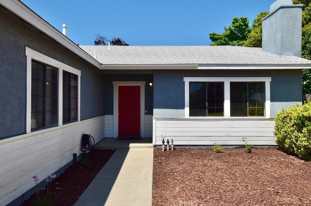 369 Quarterhorse Ln, Lake Nacimiento, CA 93446-2938