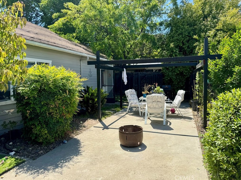 1936 Oak St, Lake Nacimiento, CA 93446