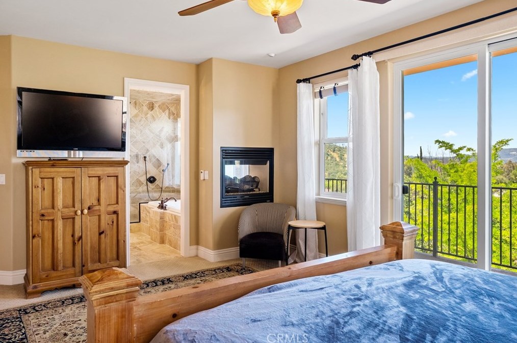 5049 Meadow Lark Ln, Lake Nacimiento CA  93446-4258 exterior