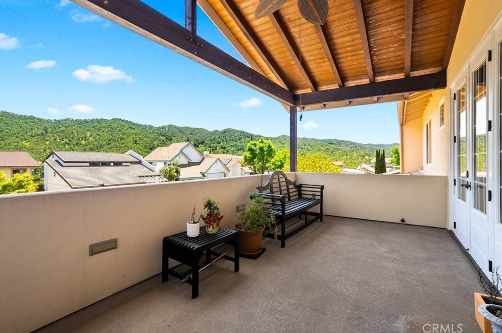 5049 Meadow Lark Ln, Lake Nacimiento CA  93446-4258 exterior