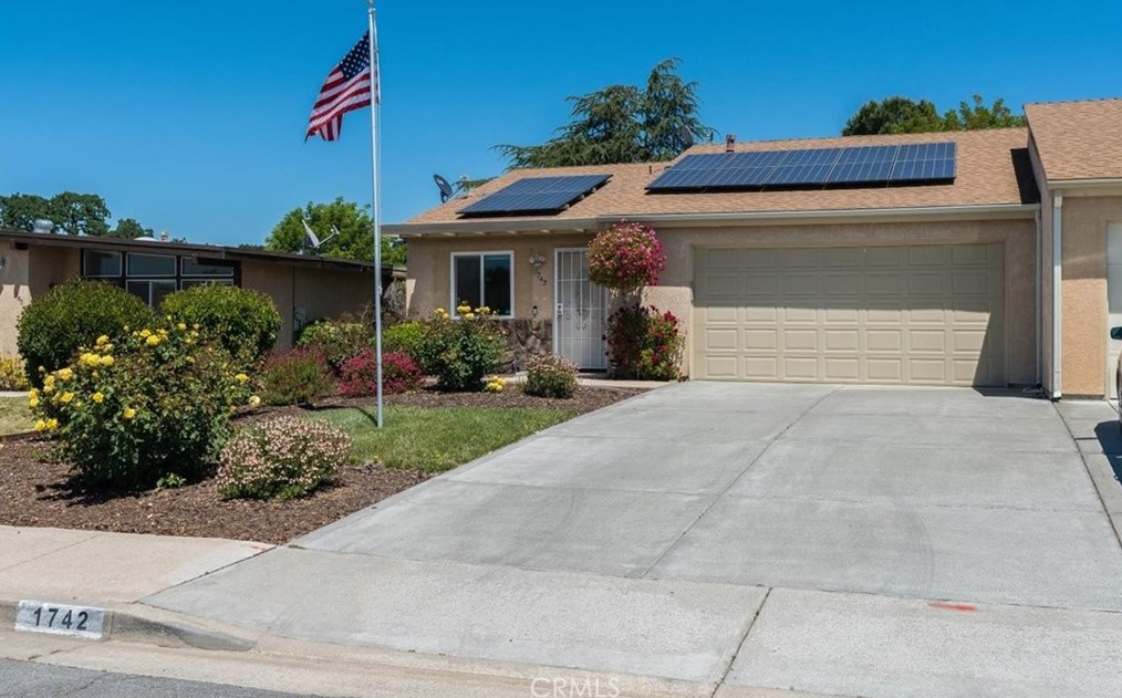 1742 Marigold Ln, Lake Nacimiento, CA 93446