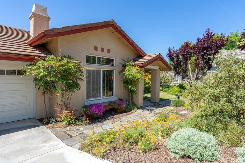 60 Rainbow Ct, Templeton, CA 93465-9370
