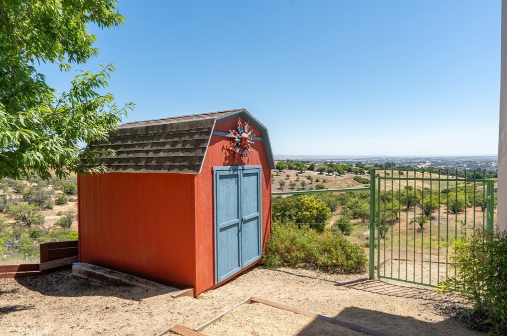 1240 Mountain Springs Rd, Lake Nacimiento CA  93446-5219 exterior