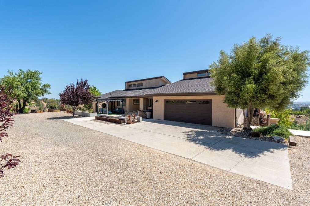 1240 Mountain Springs Rd, Lake Nacimiento CA  93446-5219 exterior