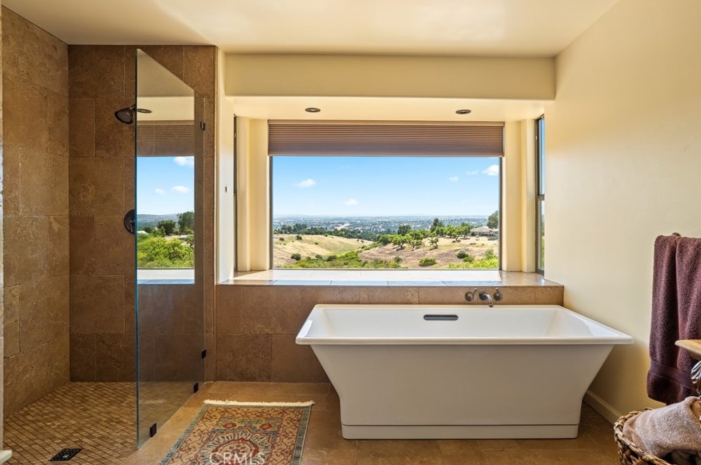 1240 Mountain Springs Rd, Lake Nacimiento CA  93446-5219 exterior