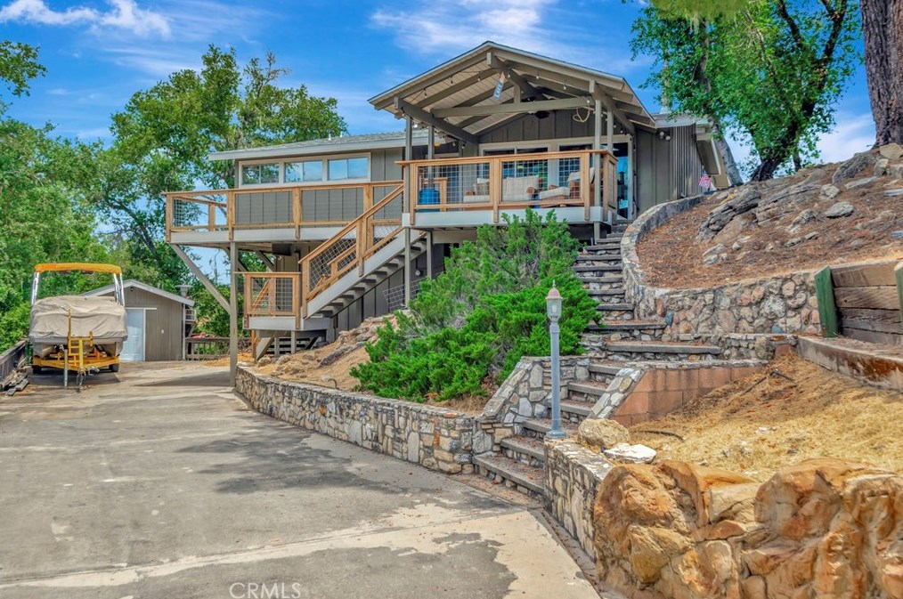 8823 Deer Trail Ct, Lake Nacimiento, CA 93426