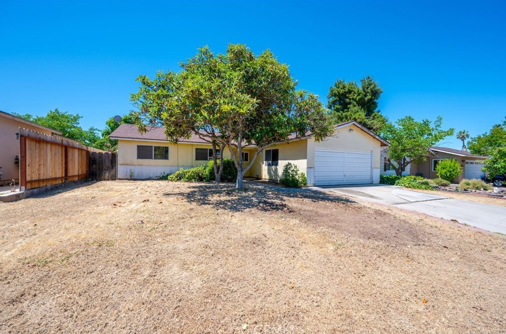 1084 Sylvia Cir, Lake Nacimiento, CA 93446