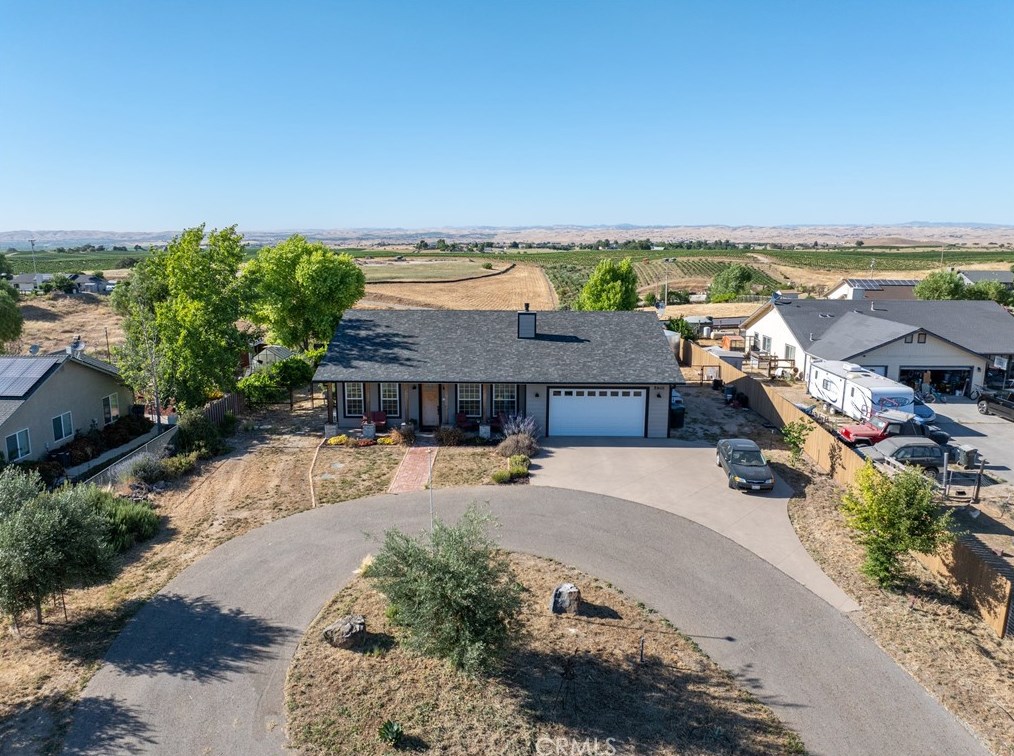 5901 Black Tail Pl, Lake Nacimiento, CA 93446